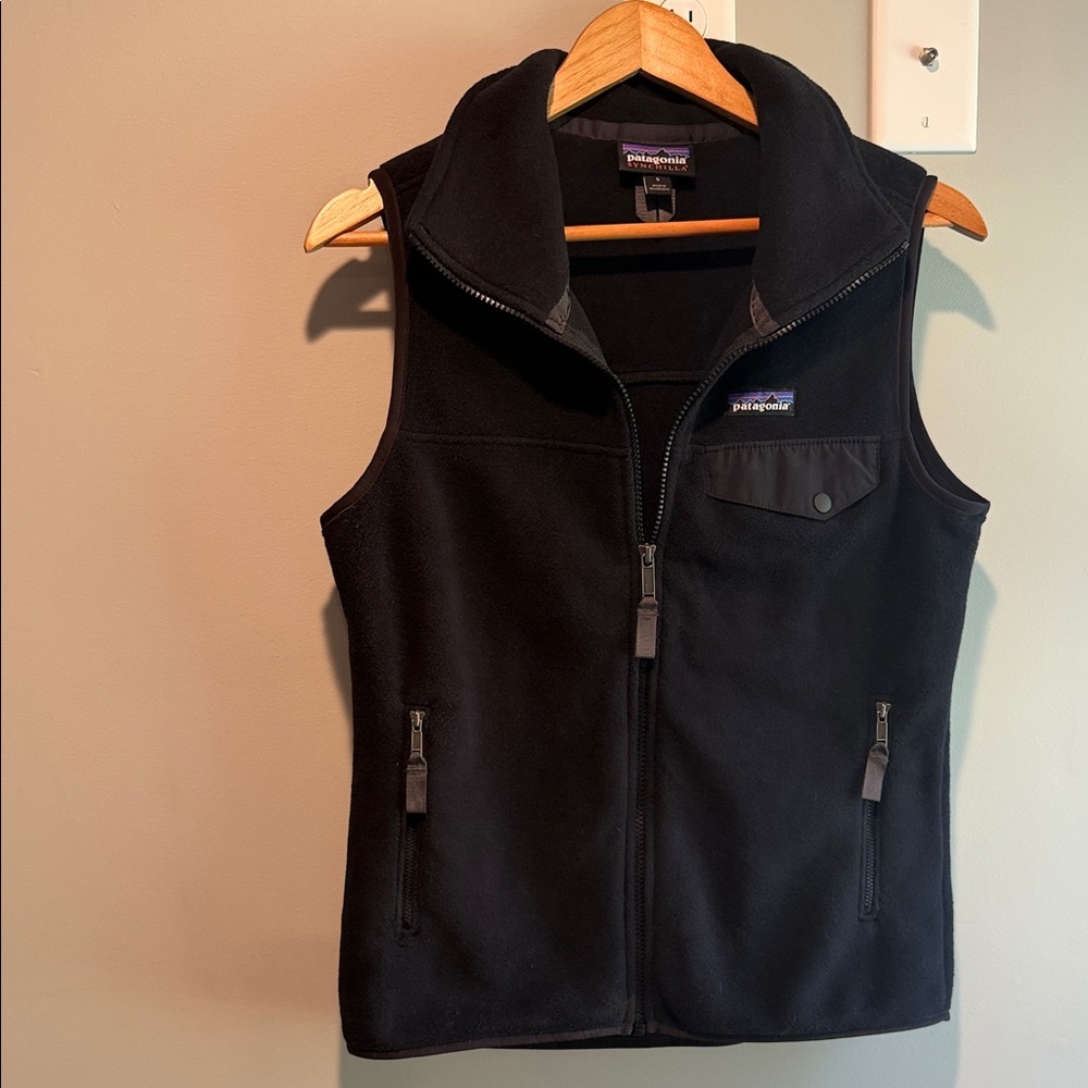 Women's Black Patagonia Classic Synchilla Black Fleece Vest